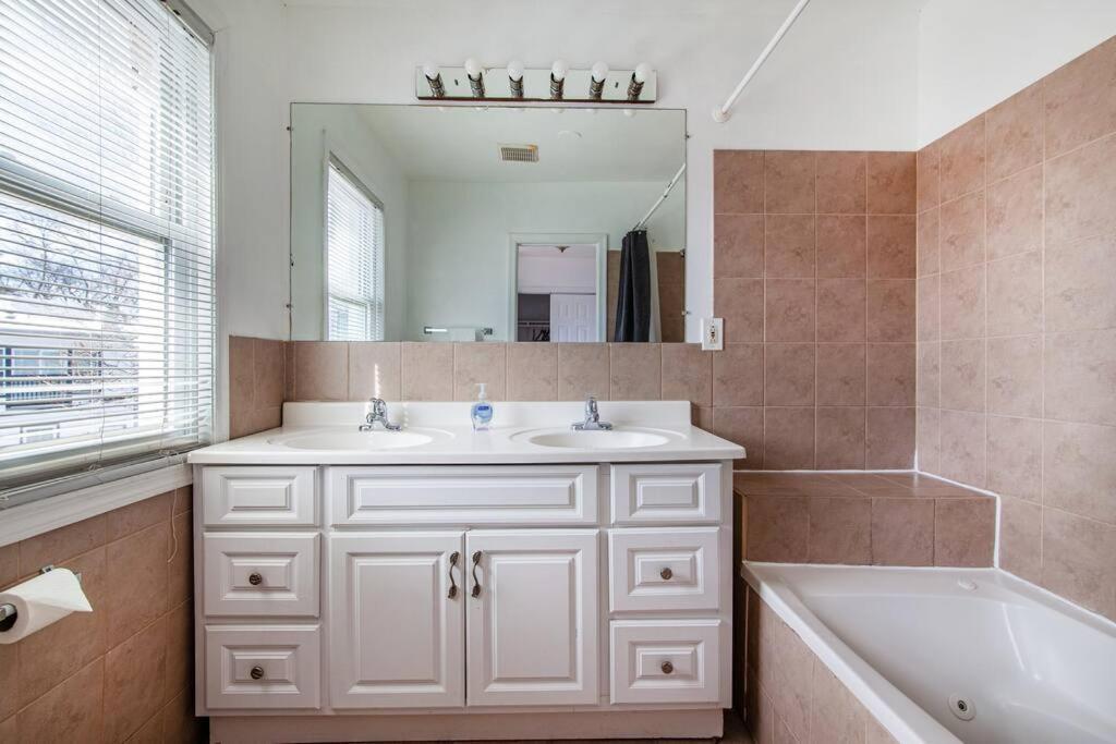 Relaxing, Spacious, Private, Walkable In Petworth! Washington Exteriör bild